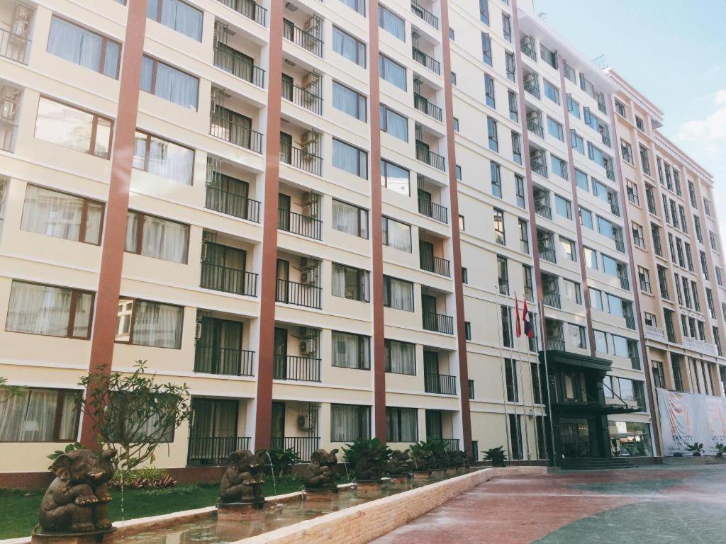 Sky City Hotel Вьентьян Экстерьер фото